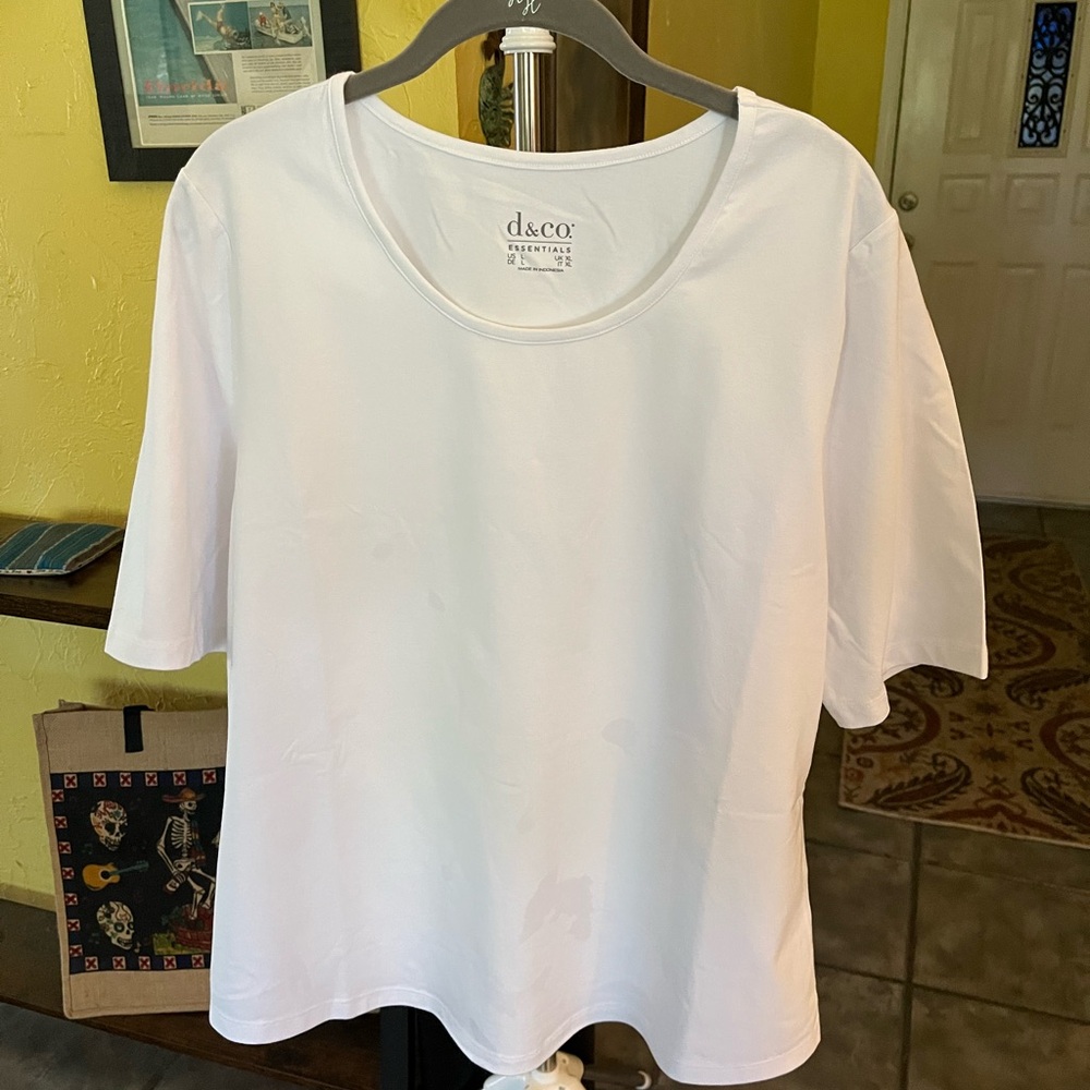 Women's Classic White Jersey Top. Never worn, nonsmoking home.